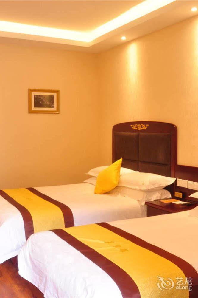 Yak Hotel Lhasa Exterior photo
